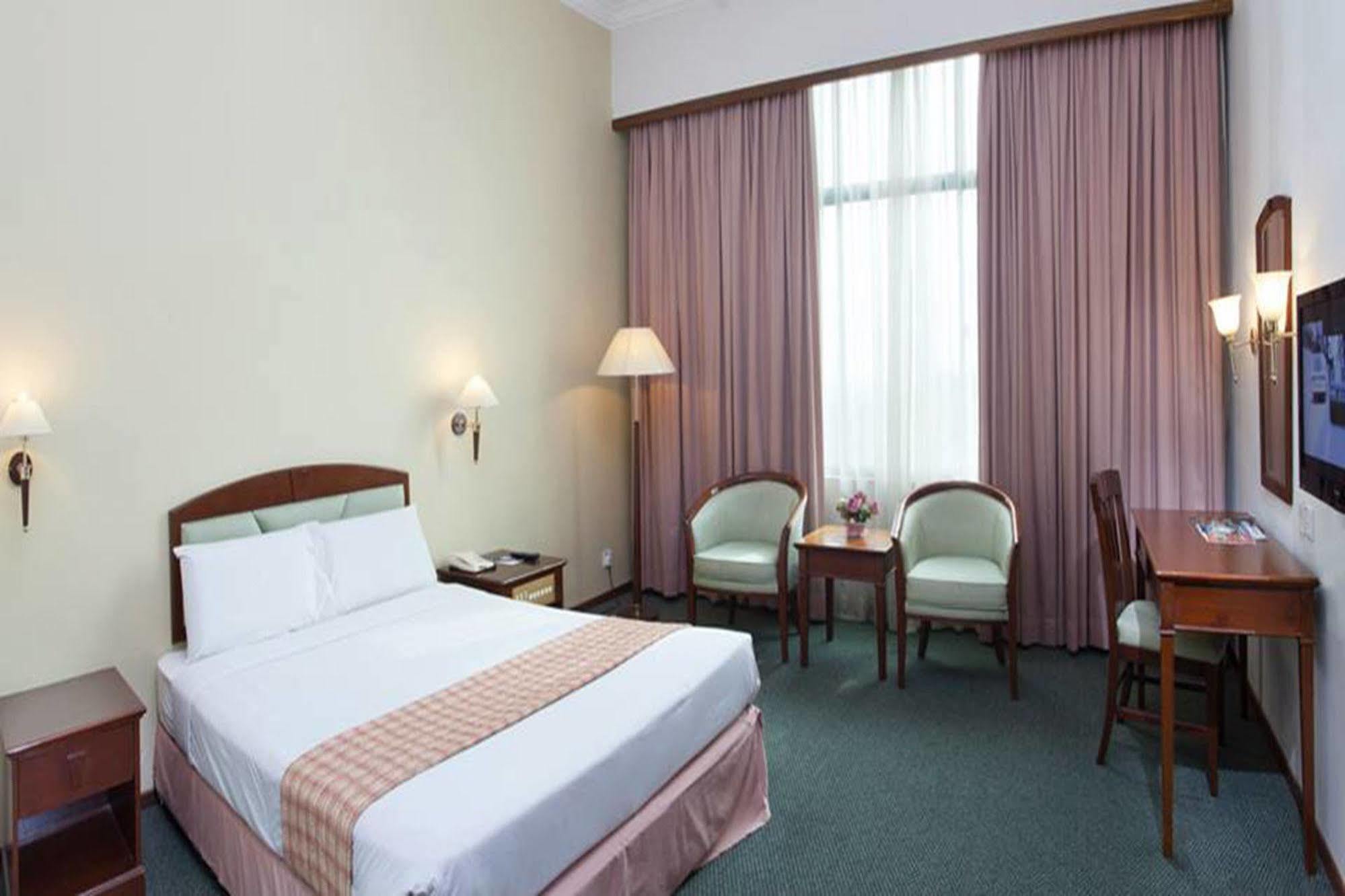 Summit Hotel Bukit Mertajam Exteriör bild